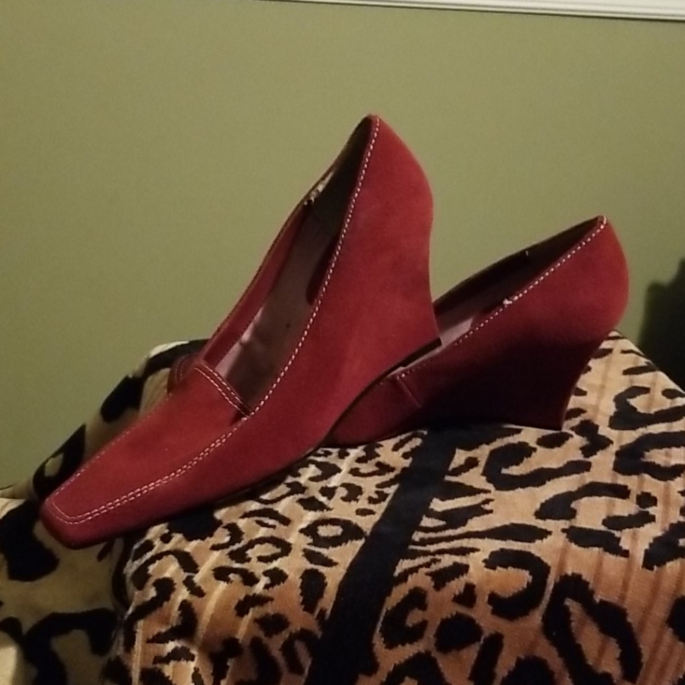 ANN MARINO WEDGE